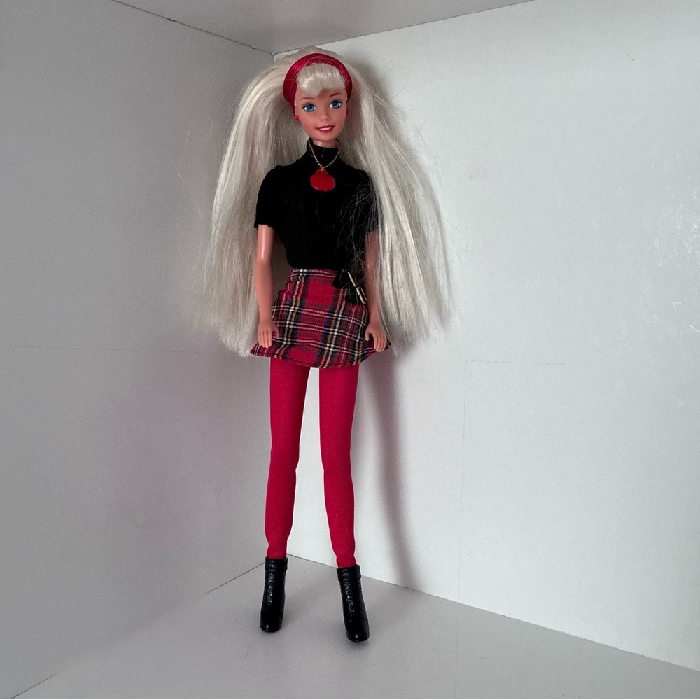 NWOT BARBIE Vintage School Spirit Barbie, Special Edition, 1995